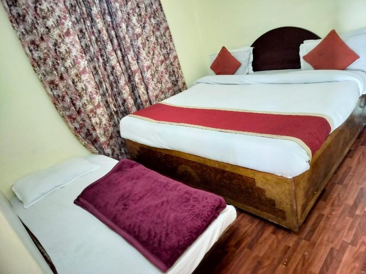 Hotel Surya Lake View Nainital Bagian luar foto